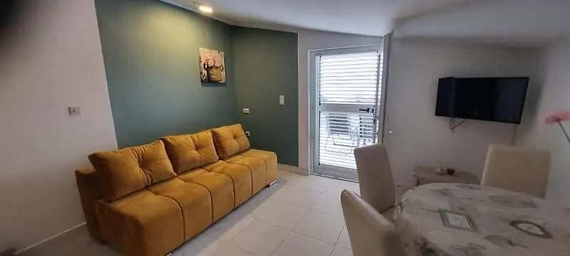 Apartmani Fran Vir 0*,  Croatia